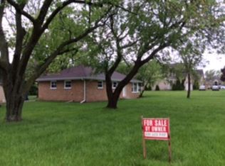 902 W Stonemill Ave, Addison, IL 60101