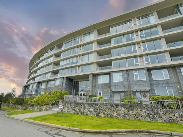 5332 Sayward Hill Cres #307, Saanich, BC V8Y 3H8