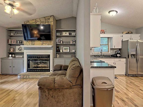 3rd image of 6906 Speese Dr