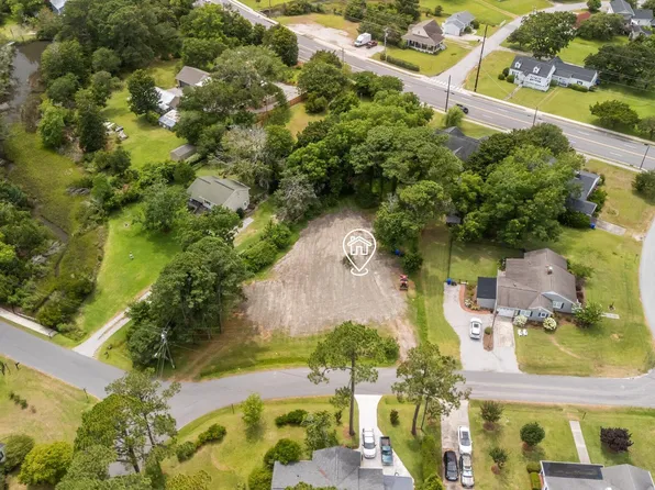 203 Sherwood Boulevard, Beaufort, NC 28516