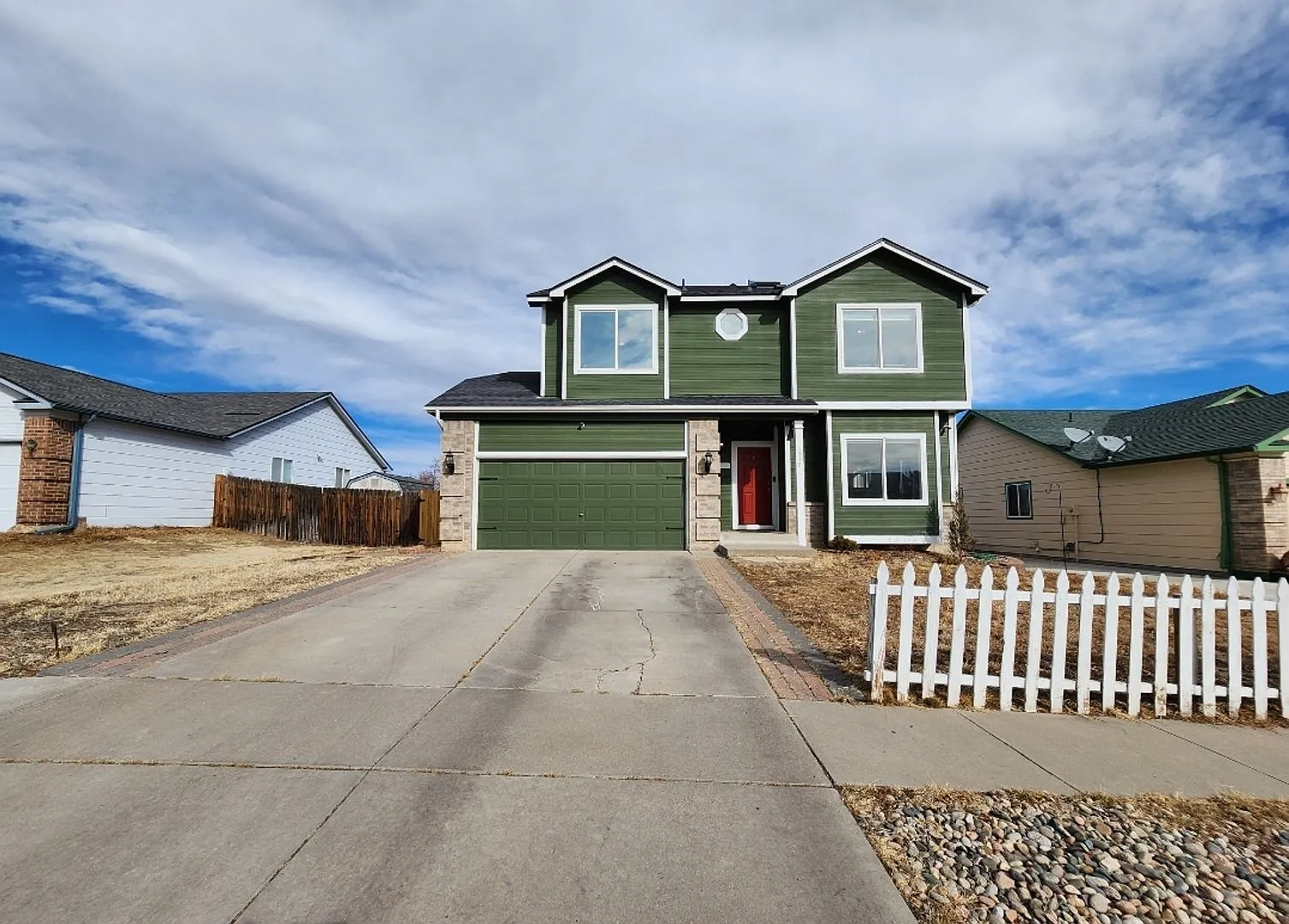 Spacious & Conveniently Located Rental Home in Colorado Springs 1512 Coolcrest Ave — Photo 1