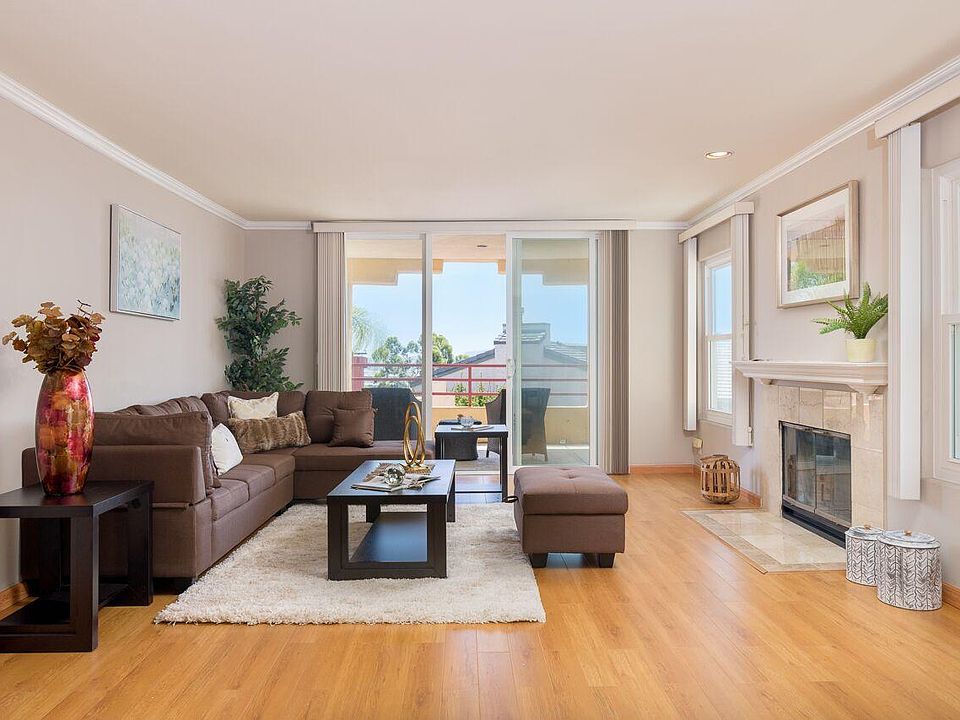 Living Room and Patio Access