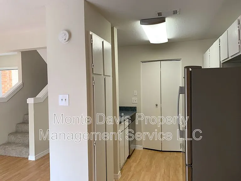 513 S Park Dr #103 — Photo 11