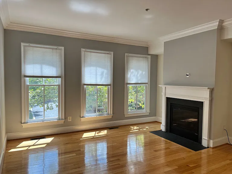 711 Carpenter Rd — Photo 4