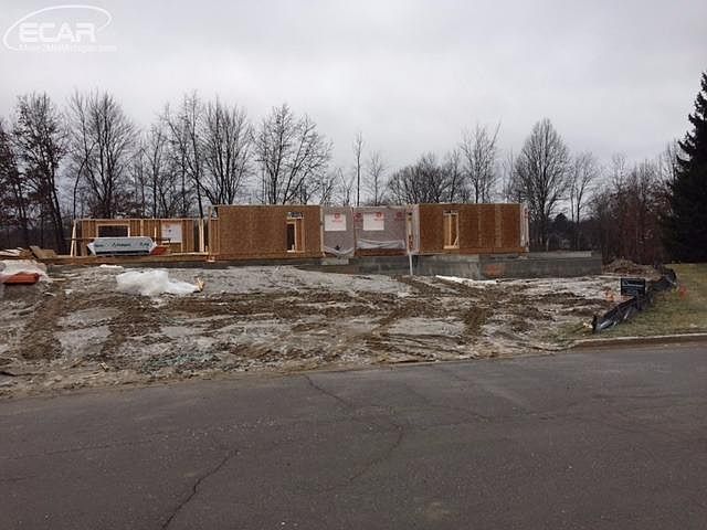 2nd image of 690 Shoreline Dr