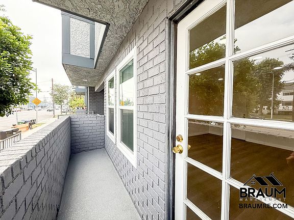 3rd image of 15000 Burbank Blvd APT 101
