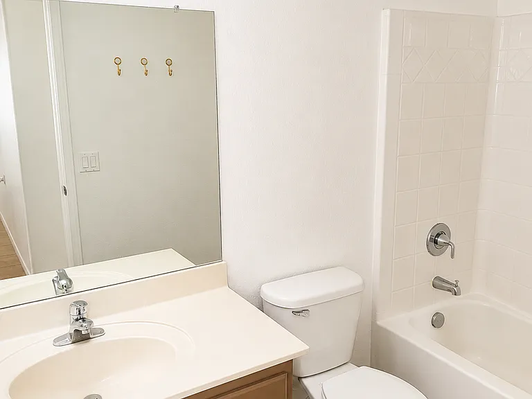 10917 W Minnezona Ave — Photo 6