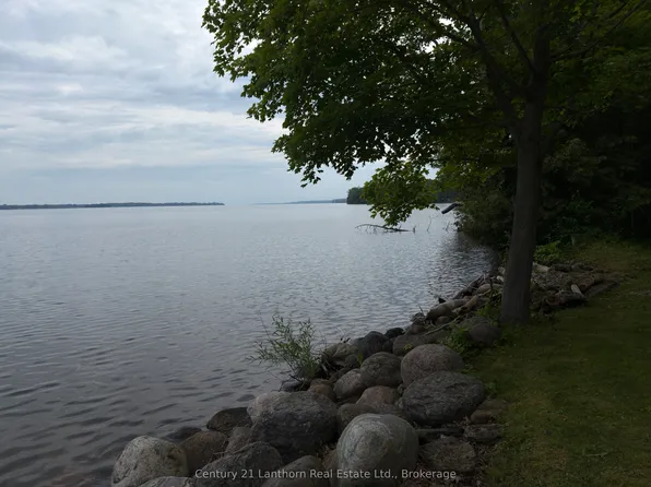 84 Mosquito Ln, Prince Edward County, ON K0K 2T0