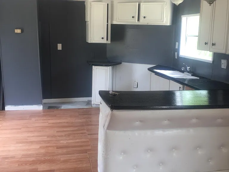 501 Hallmark Blvd #50 — Photo 2