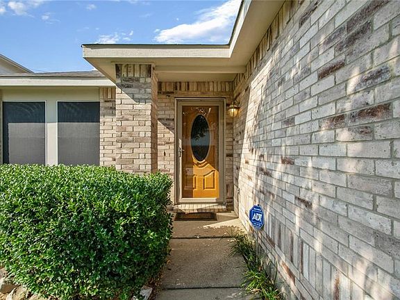 4th image of 2329 White Pine Dr