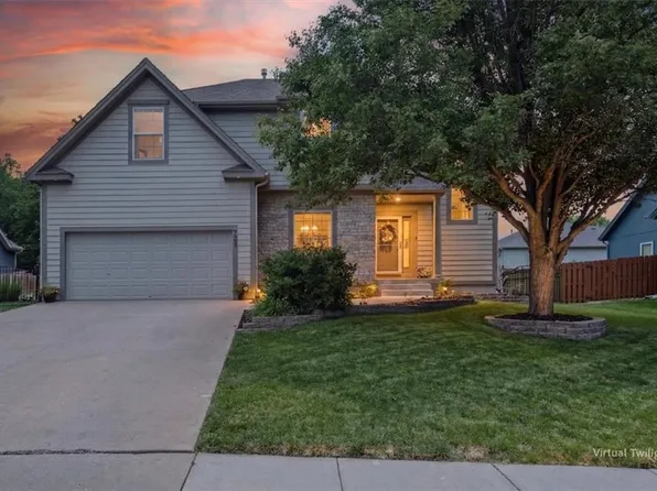 721 S Sycamore St, Gardner, KS 66030