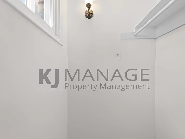 8417 Colonial Ln — Photo 10