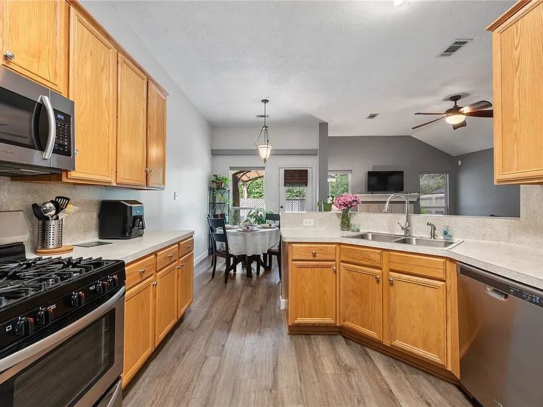 2805 Muirwood Ct — Photo 10