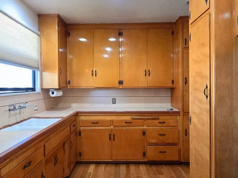 726 N Foxdale Ave — Photo 6