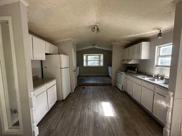 155 Ashley Brook Ln, Statesville, NC 28677