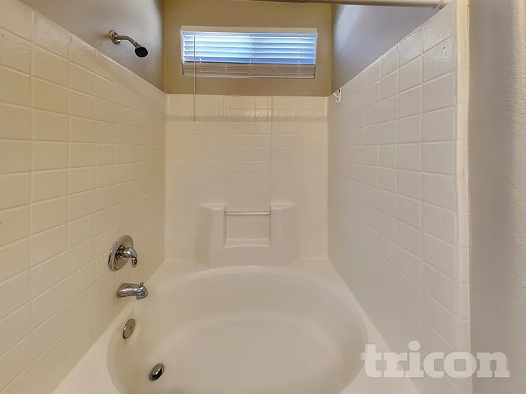 2528 Calico Hearts Ct — Photo 8