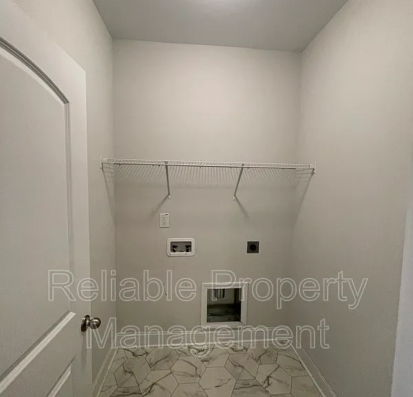 237 Brisbane Dr — Photo 16