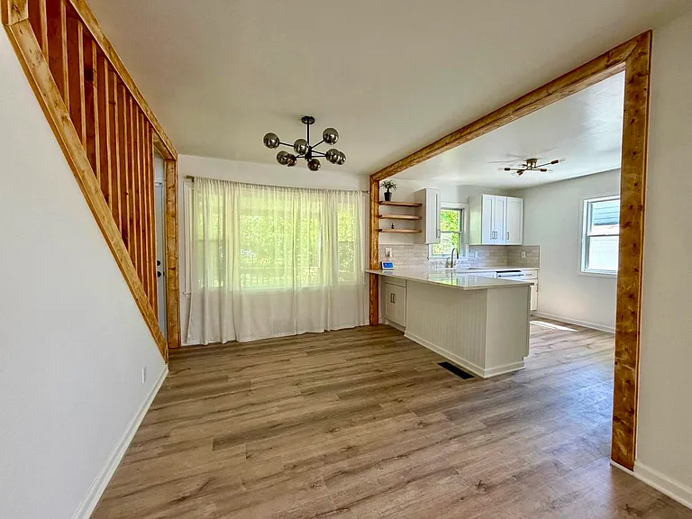 1699 Warrensville Center Rd — Photo 18
