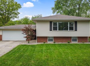 1141 Pettibone St, Crown Point, IN 46307