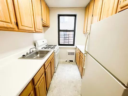 4th image of 93-24 Qns Blvd #4F