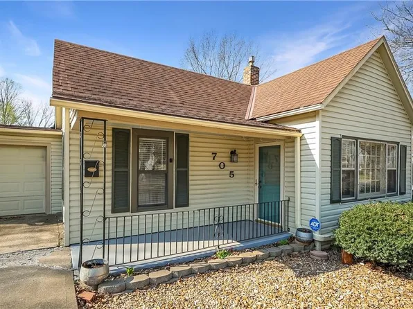 705 W Mechanic St, Harrisonville, MO 64701