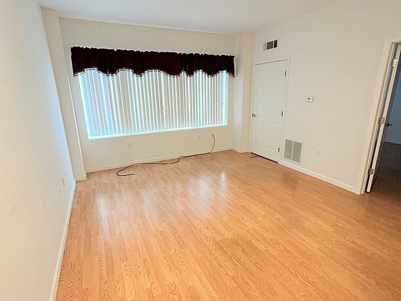 3rd image of 1 Cityview Ln #2