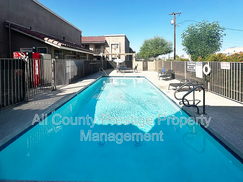 Willowbrook Apartments — Photo 2