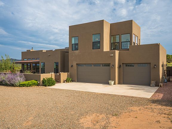 4th image of 9 La Quinta