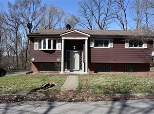 190 10th St, Campbell, OH 44405