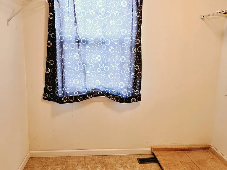 114 Glenridge Cir — Photo 24