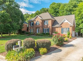 18 Winterberry Ct, Greensboro, NC 27455