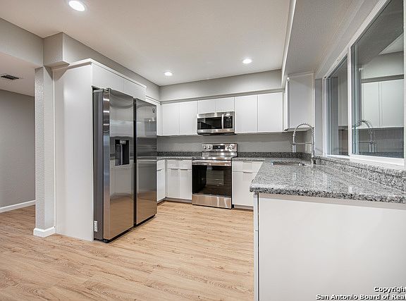 4th image of 3803 Barrington St APT 6B