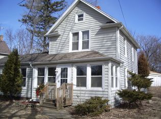 4114 S Country Club Rd, Woodstock, IL 60098