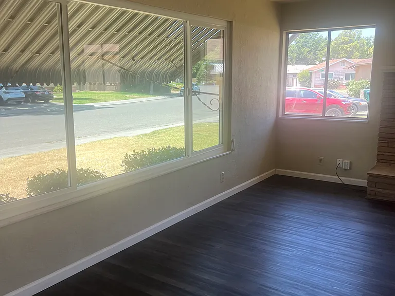6706 N Alturas Ave — Photo 8