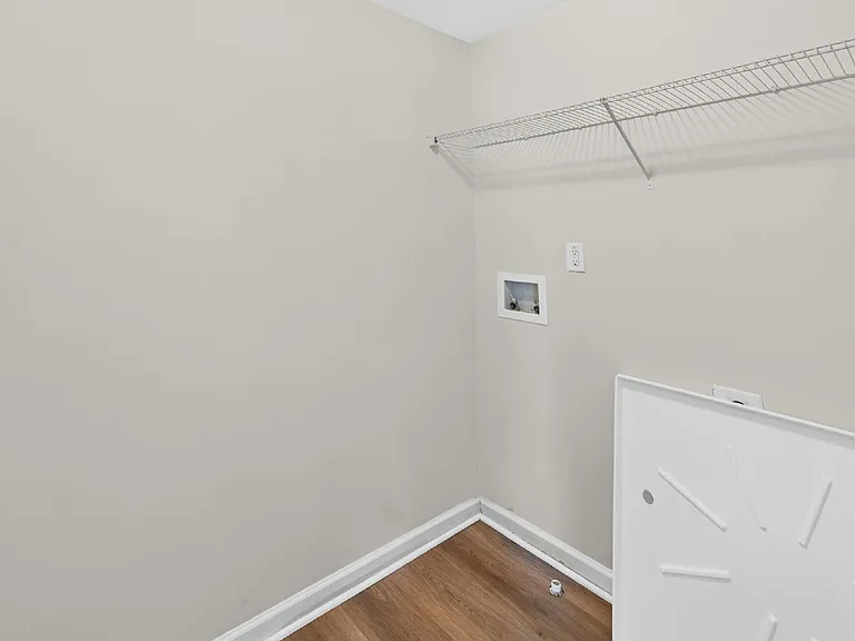 2472 Melfield Dr — Photo 14