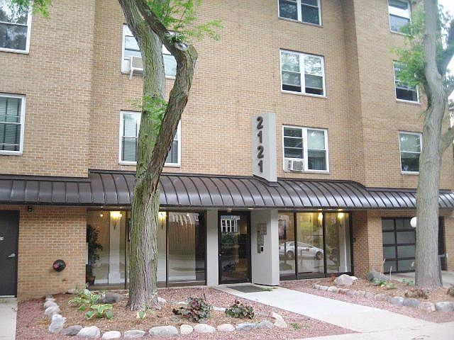 1st image of 2121 N Cambridge Ave APT 312