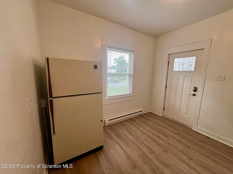 1405 Linden St — Photo 11