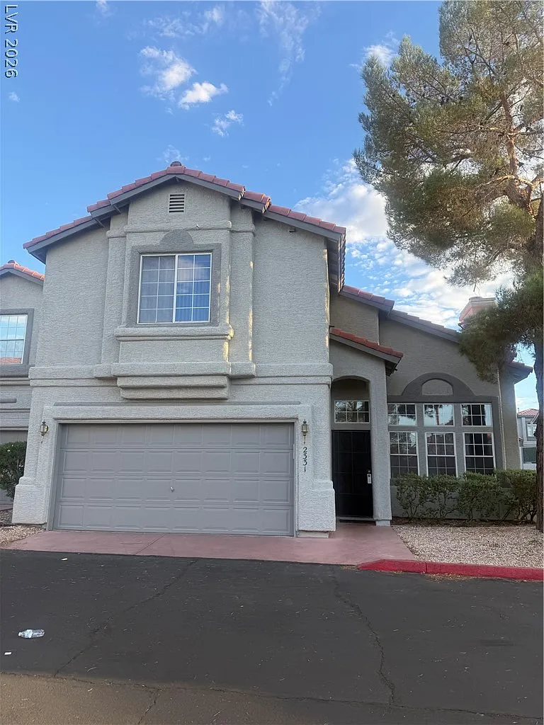 2 bed, 2.5 bath, 1368 sqft, $1,975 — Photo 1