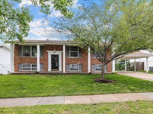 913 Sherwick Ter, Ballwin, MO 63021