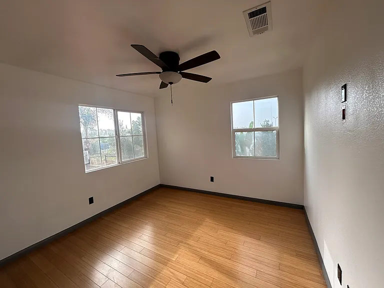3630 W Medici Ln — Photo 17