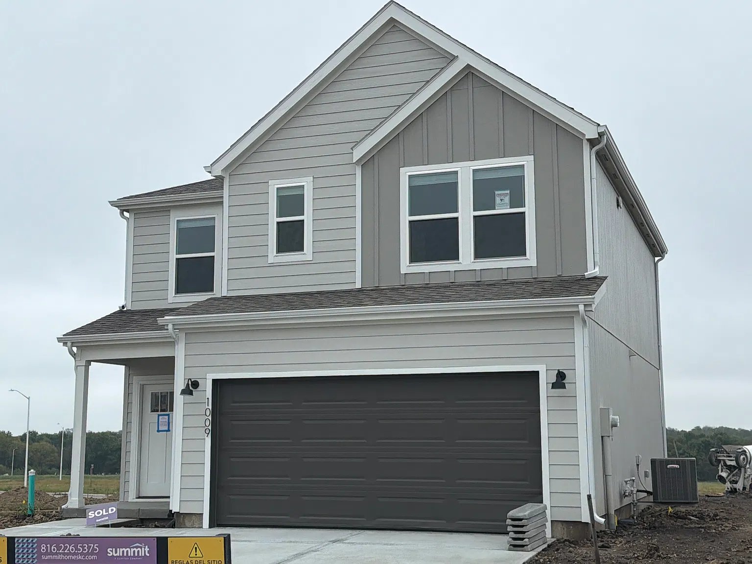 1009 Balboa Trl — Photo 1