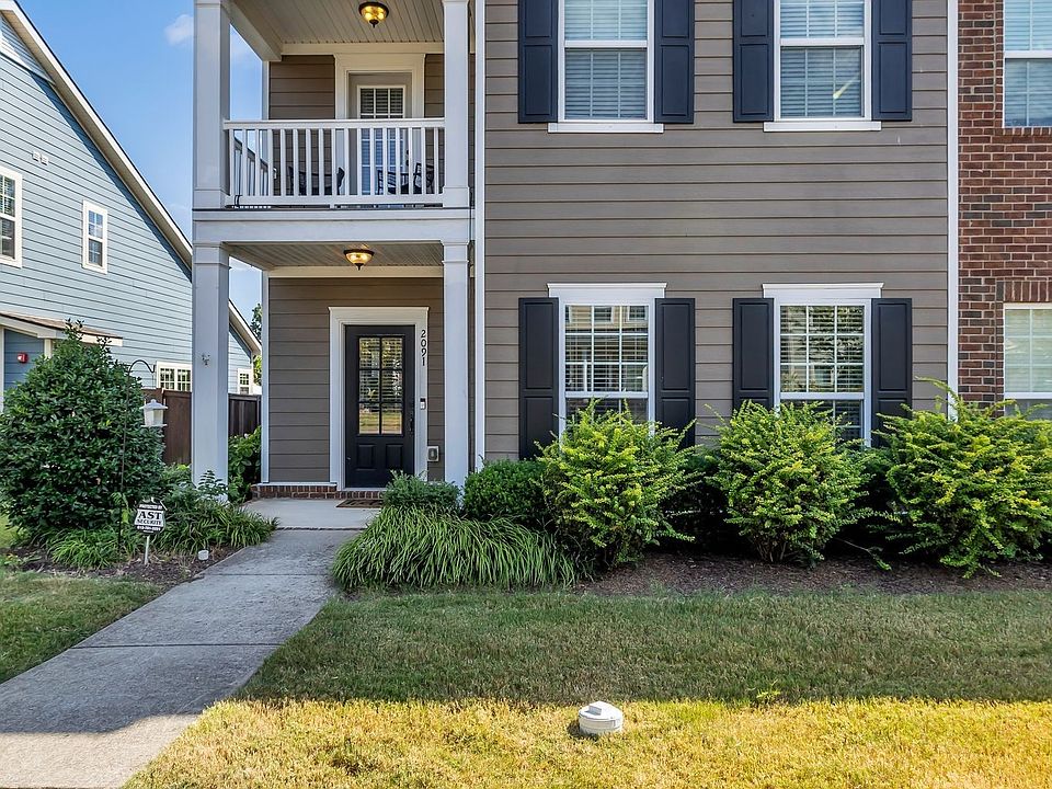 1st image of 2091 Hemlock Dr