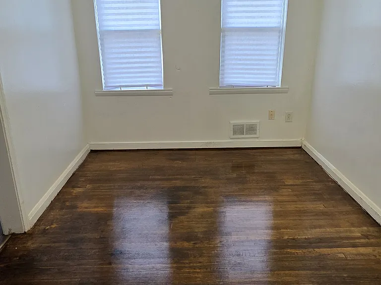 1005 Cameron Rd — Photo 5