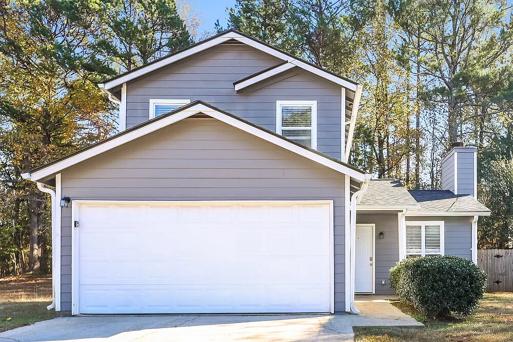 3 bed, 2.0 bath, 1432 sqft, $2,360 — Photo 1