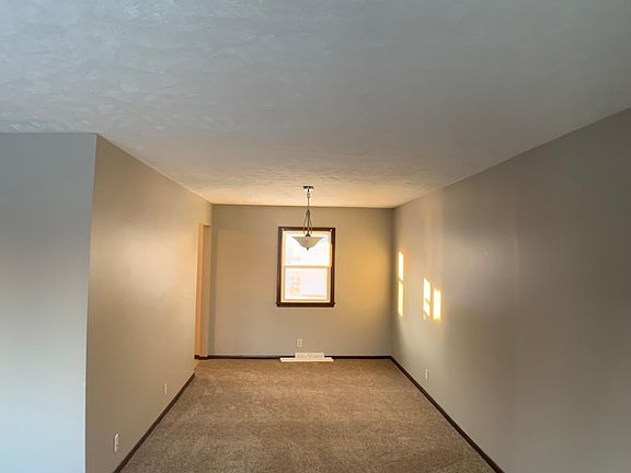 4th image of 5306 S 104th Ave