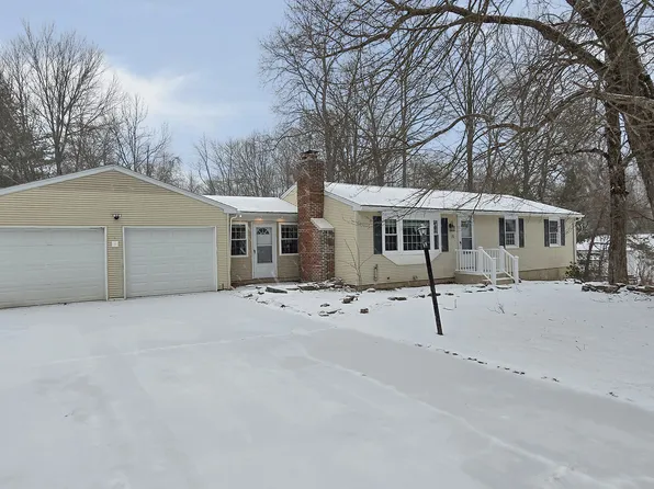 17 Meadowood Road, Tolland, CT 06084