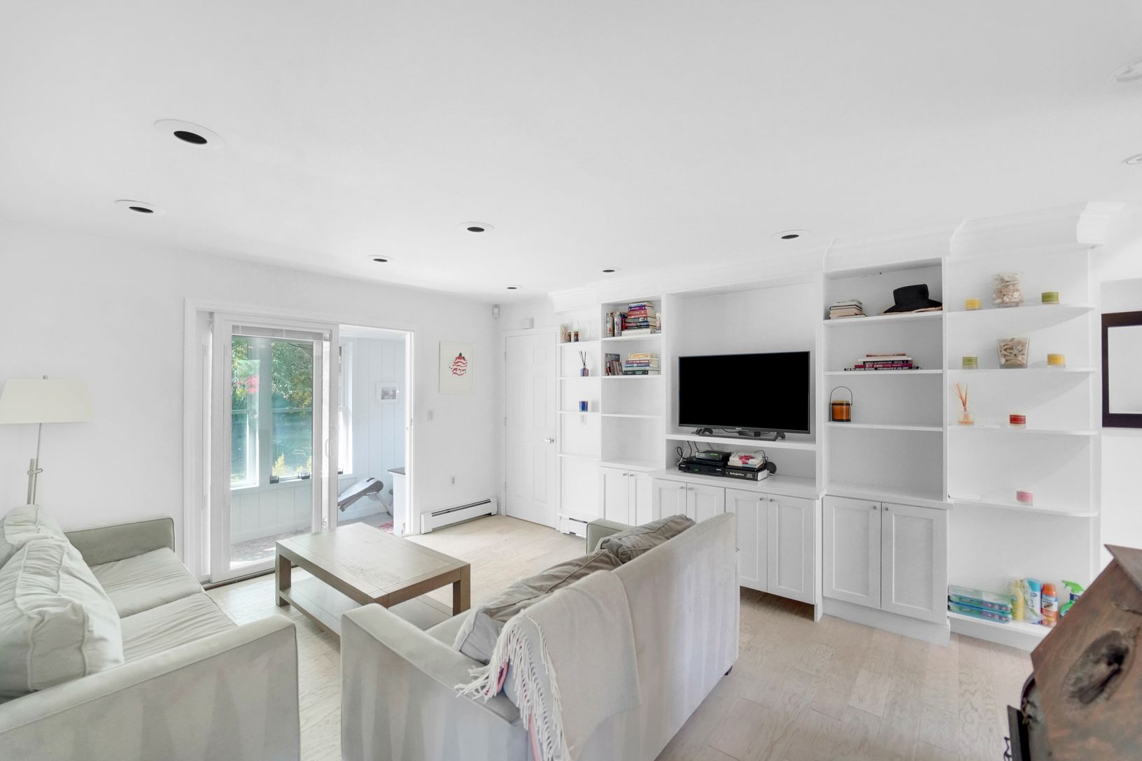  1st Floor Living Room 