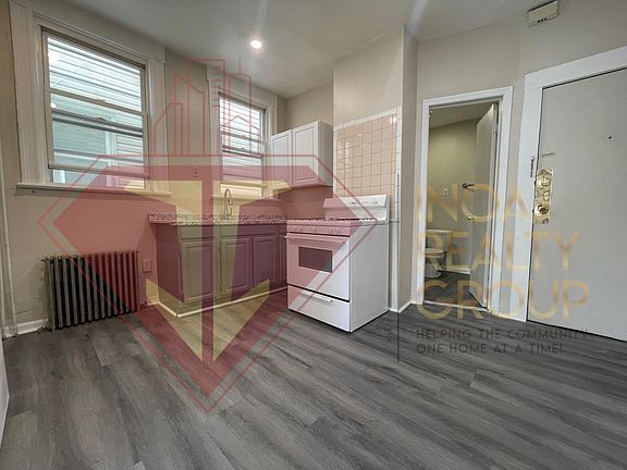 Kitchen (2/3)