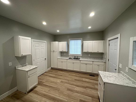 2nd image of 1029 Sullivant Ave