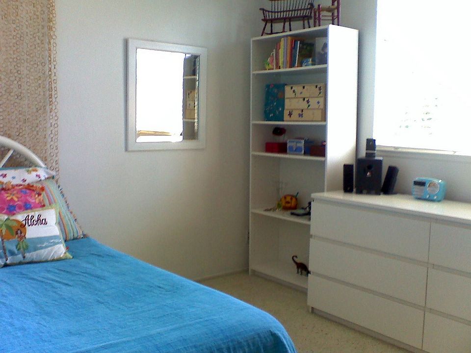2nd image of 250 Carmelita Pl
